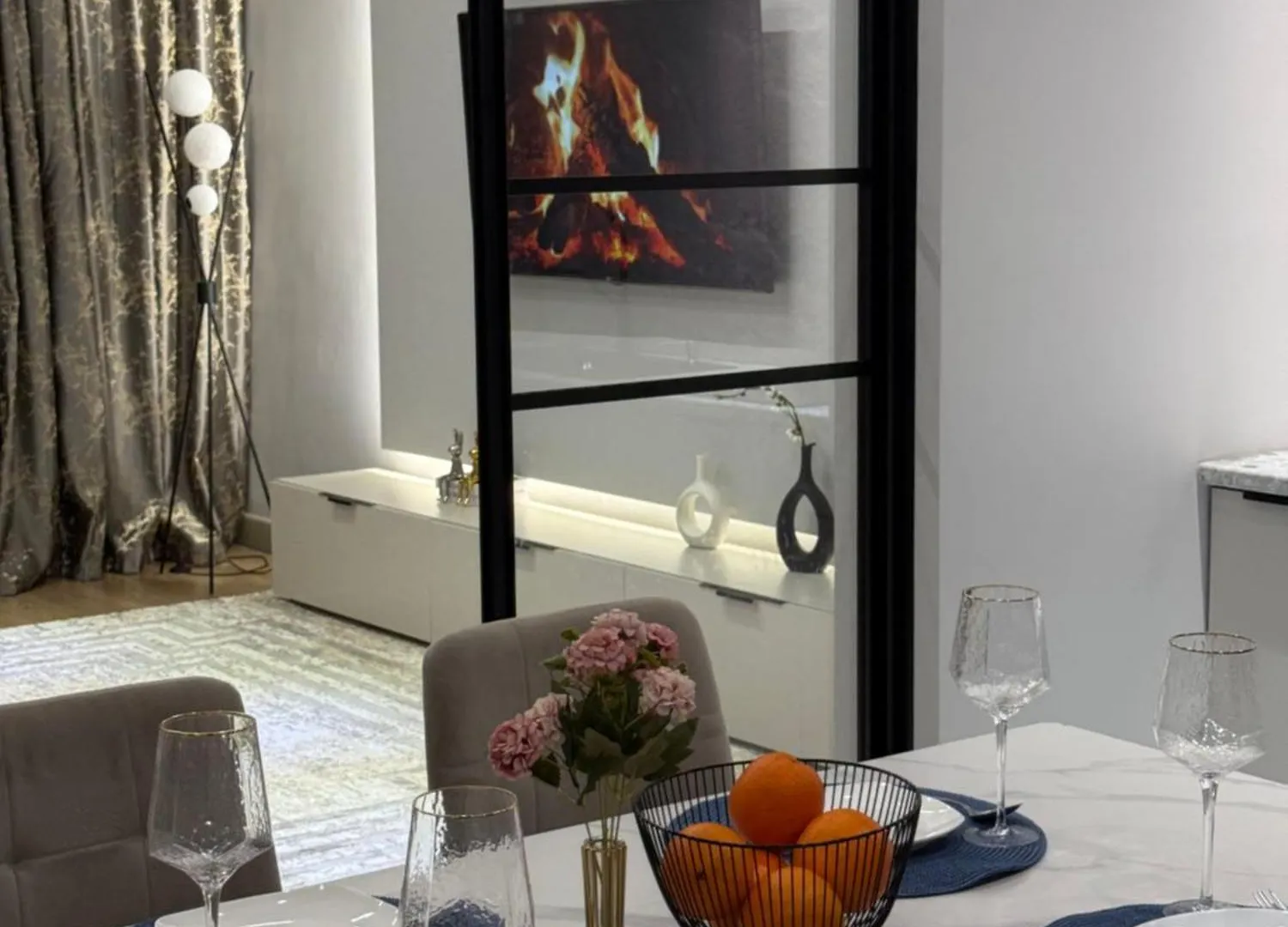 Двухкомнатная Квартира С Роскошным Видом На Город Exclusive Apartment Almaty 0*,